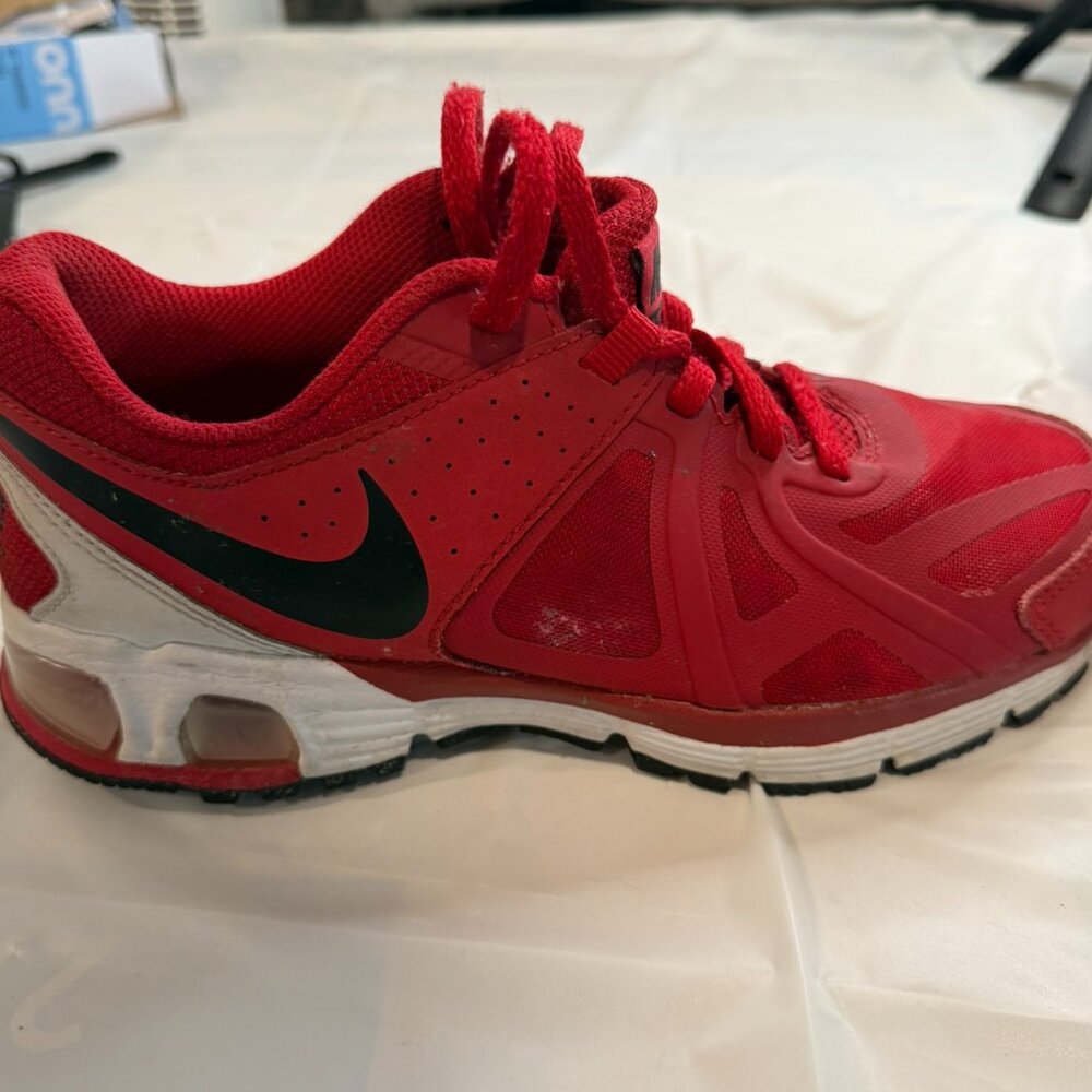 Nike Air Max Red/Black/White Size 5Y